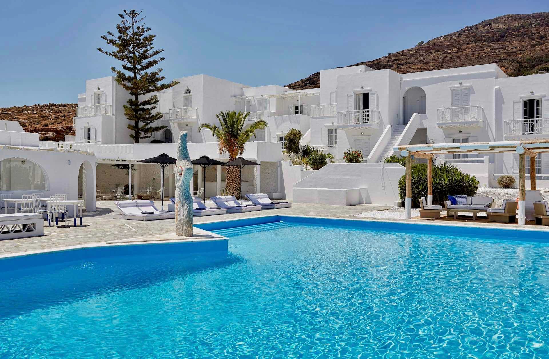 Mr & Mrs White Tinos