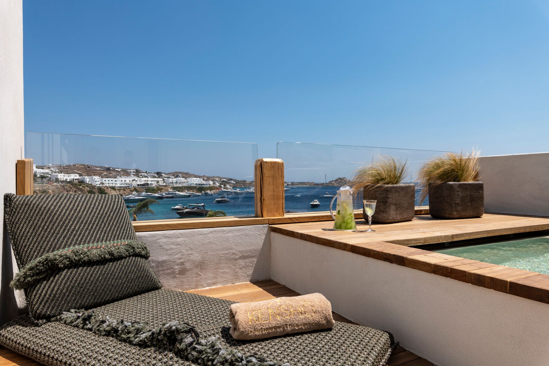 Panoramic Sea View Suite with Roof Top Hot Tub