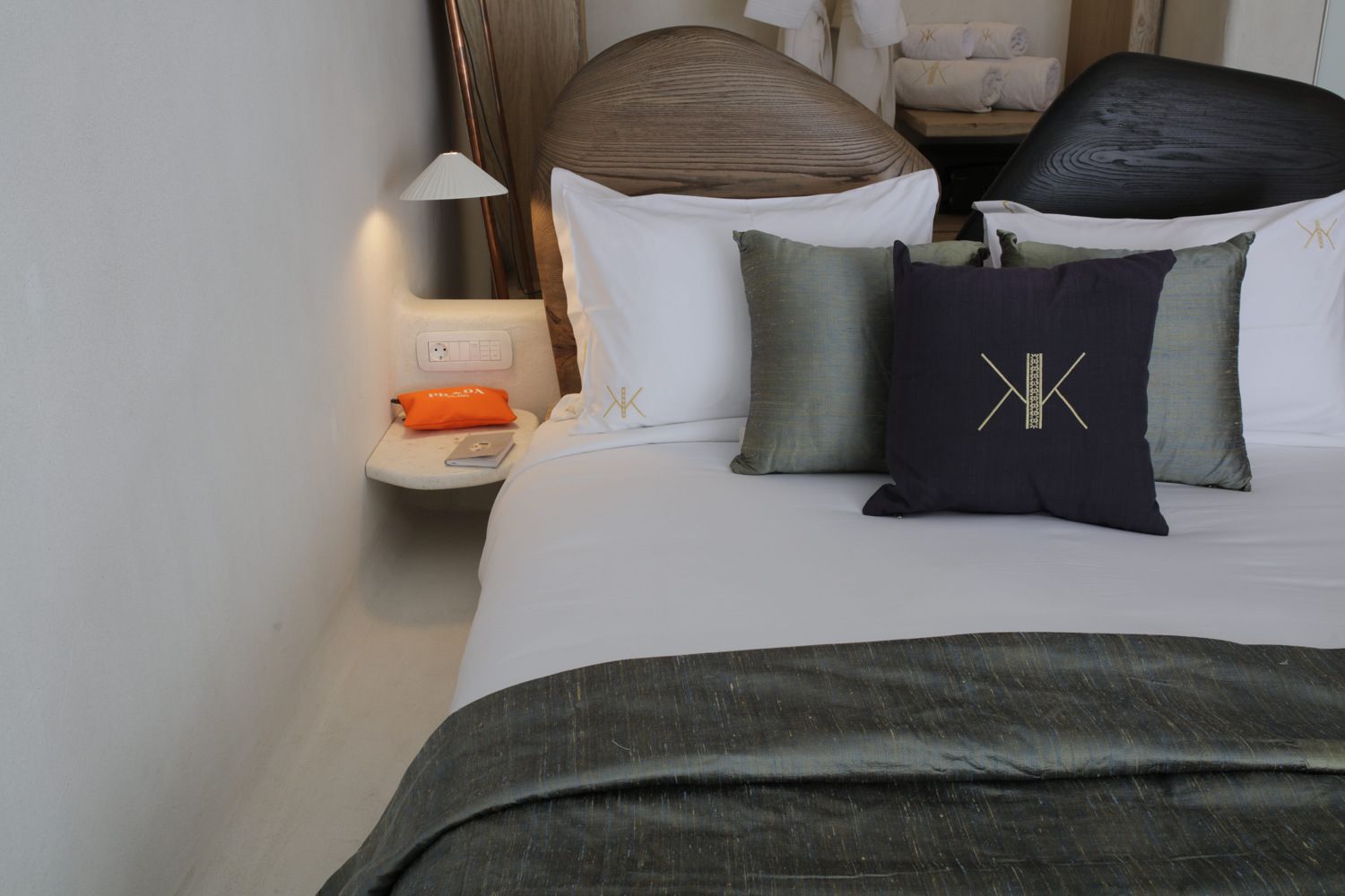 Deluxe Room with Outdoor Hot Tub