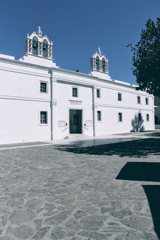 Travel Food People - Church Panagia Ekatontapyliani, Paros