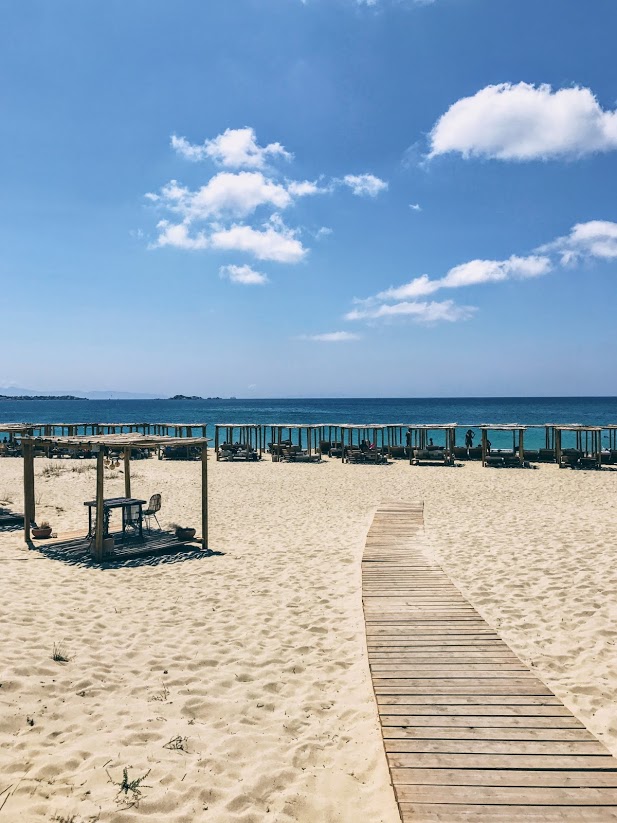 Travel Food People - Tortuga Beach bar, Naxos