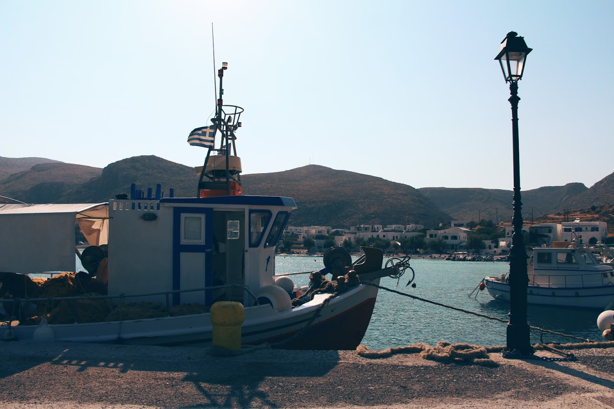 Travel Food People - Karavostasi port, Folegandros