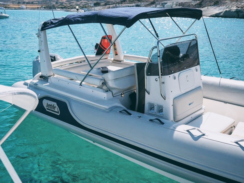 Private Speedboat tour - A relaxing cruise to Kleftiko and Polyaigos