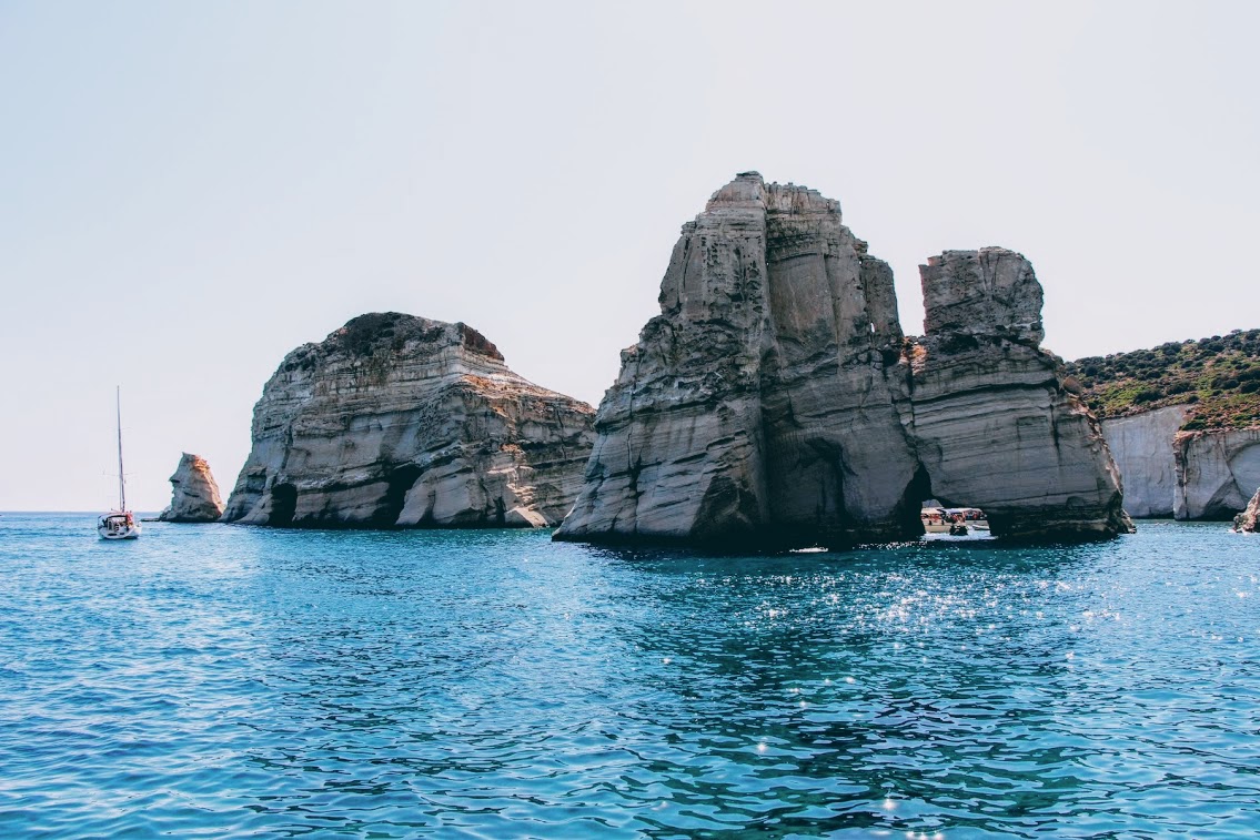 TMTM (5 hours): [Milos] Private fast boat charter - HD to Kleftiko