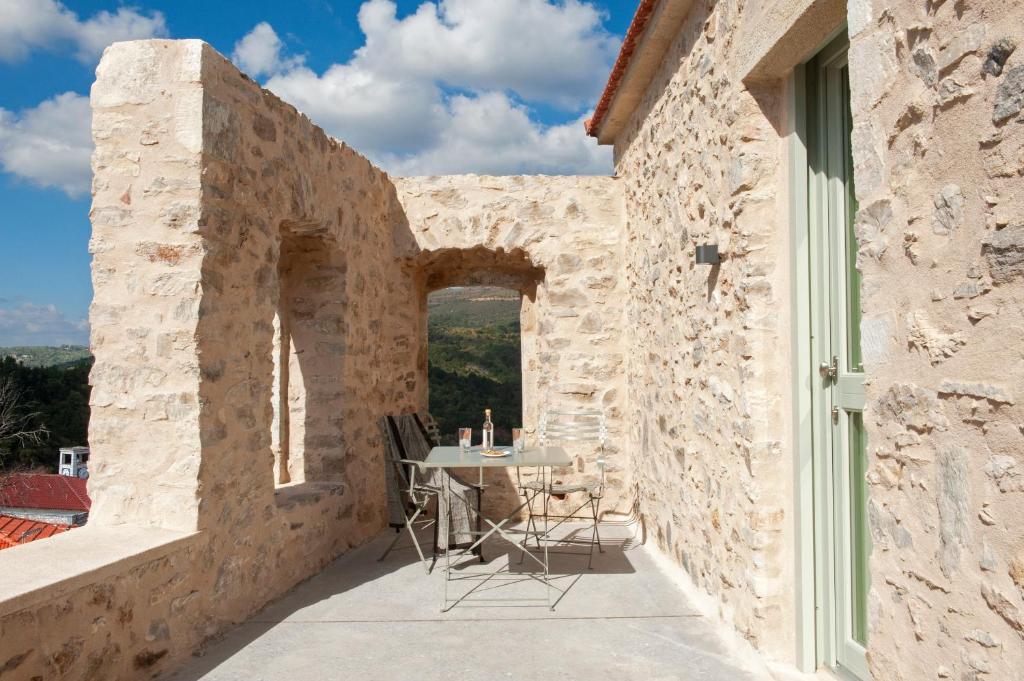 Deluxe Room with Mountain View & Fireplace