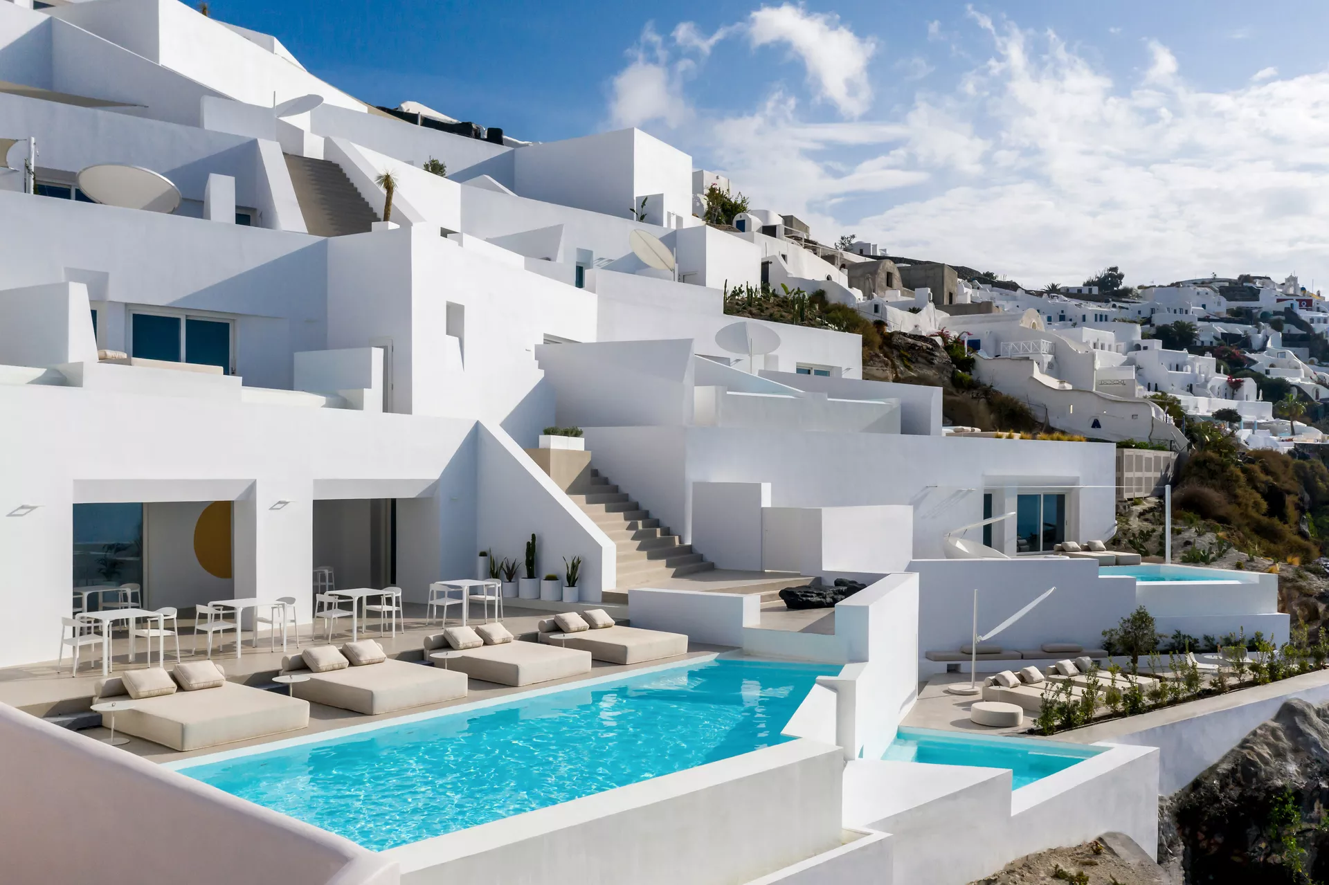 Saint Luxury Suites, Santorini - Exterior