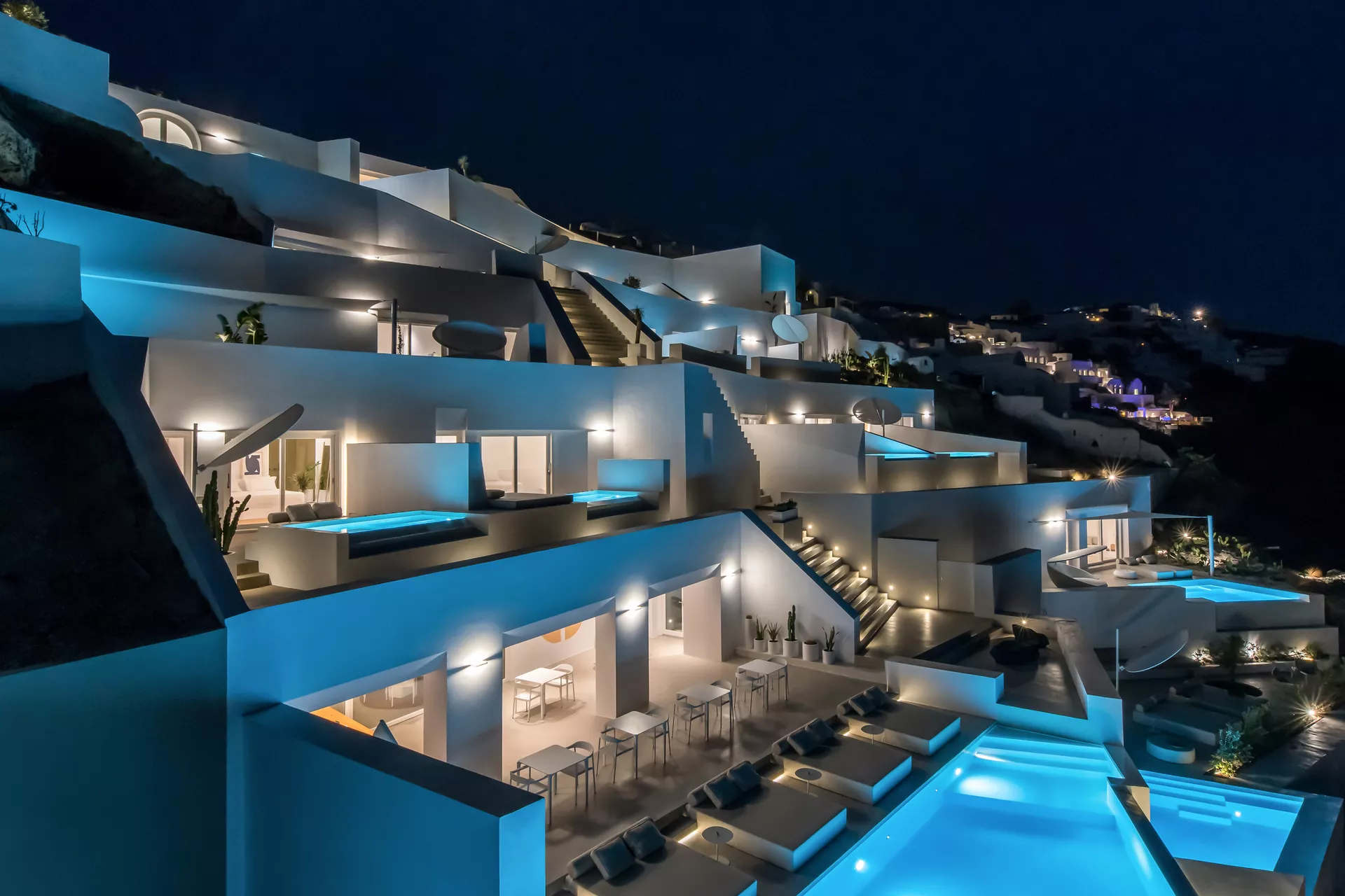 Saint Luxury Suites, Santorini - Exterior