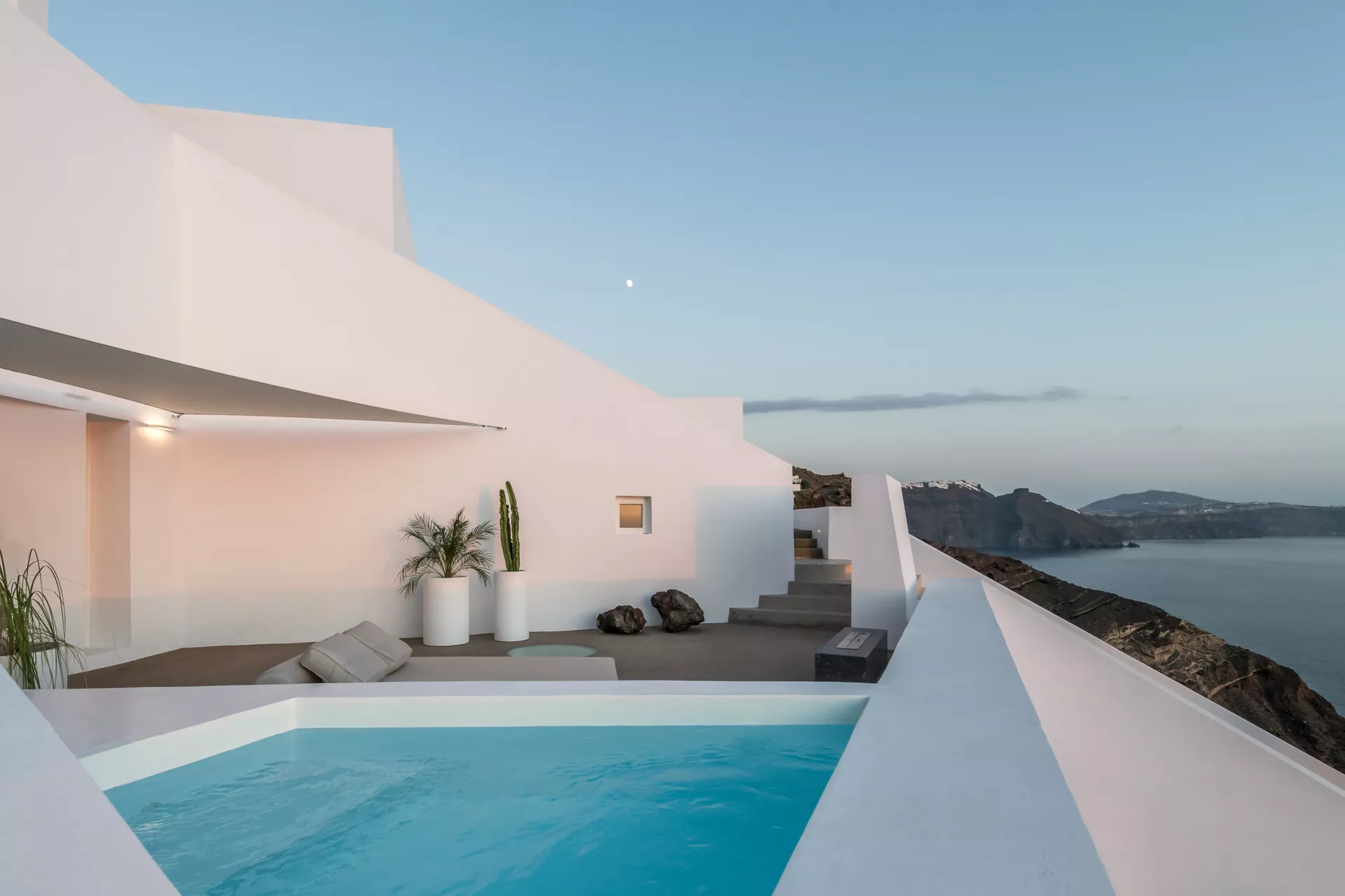 Saint Luxury Suites, Santorini - Exterior