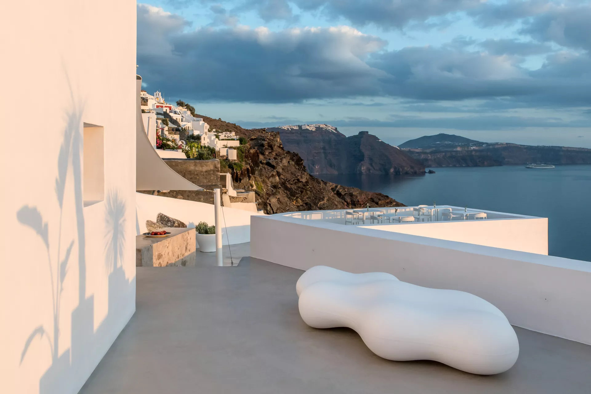 Saint Luxury Suites, Santorini - Exterior