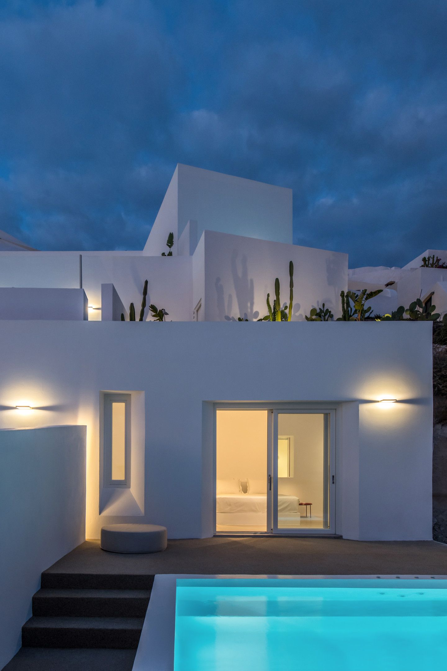 Saint Luxury Suites, Santorini - Epic Suite with Private Outdoor Plunge Pool