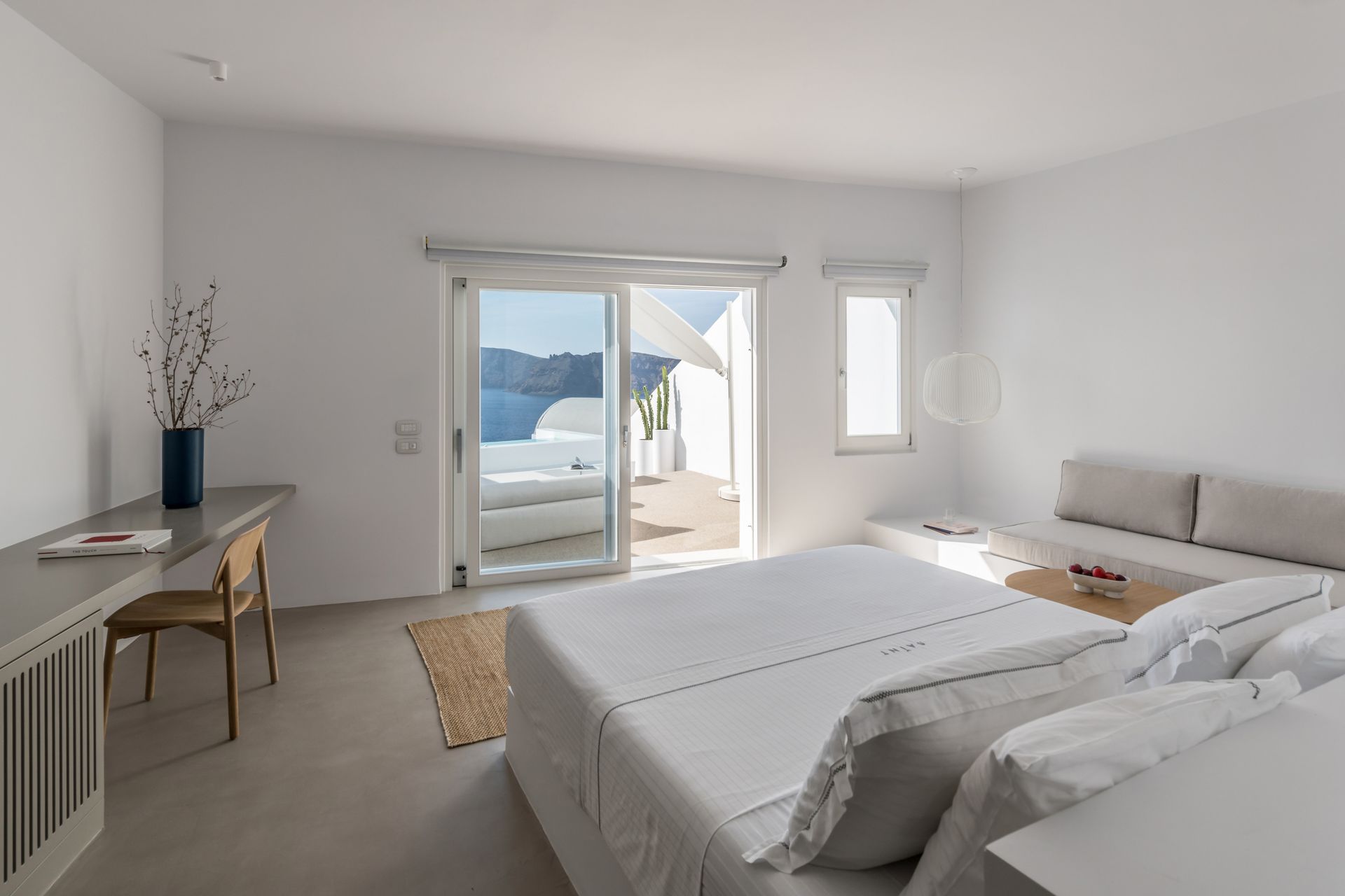 Saint Luxury Suites, Santorini - Epic Suite with Private Outdoor Plunge PoolSaint Luxury Suites, Santorini - Epic Suite with Private Outdoor Plunge Pool