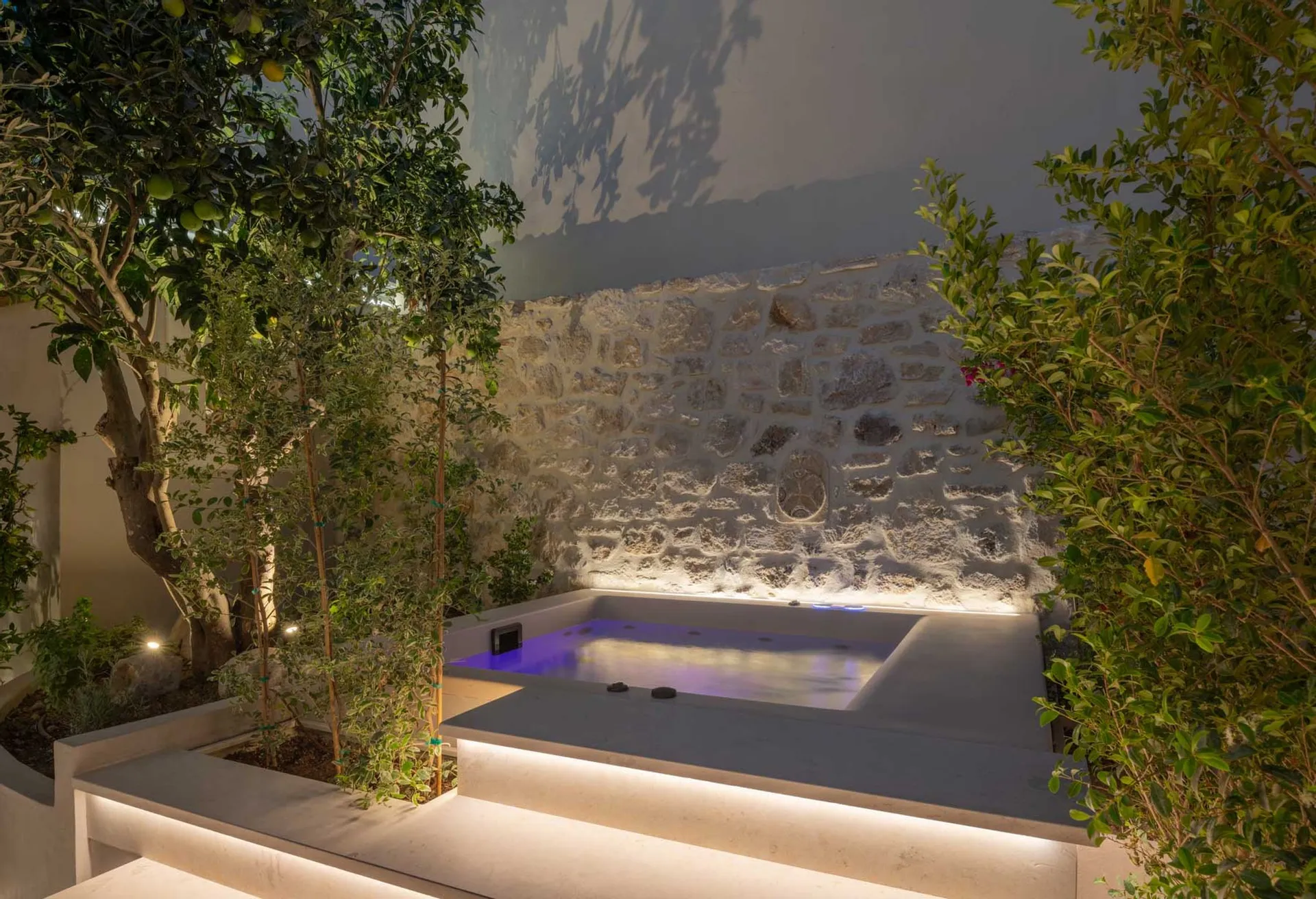Inotropes Boutique Hotel, Crete - Jacuzzi