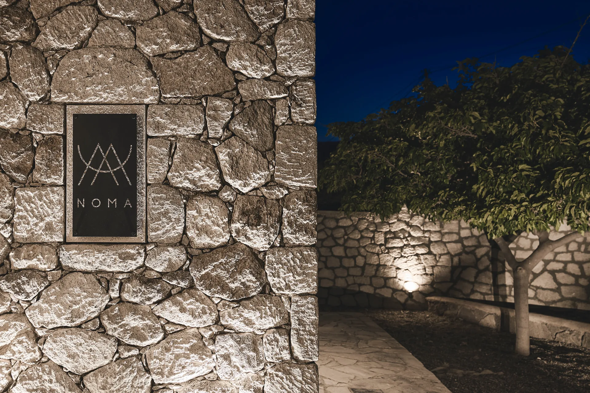 Noma, Milos - Exterior