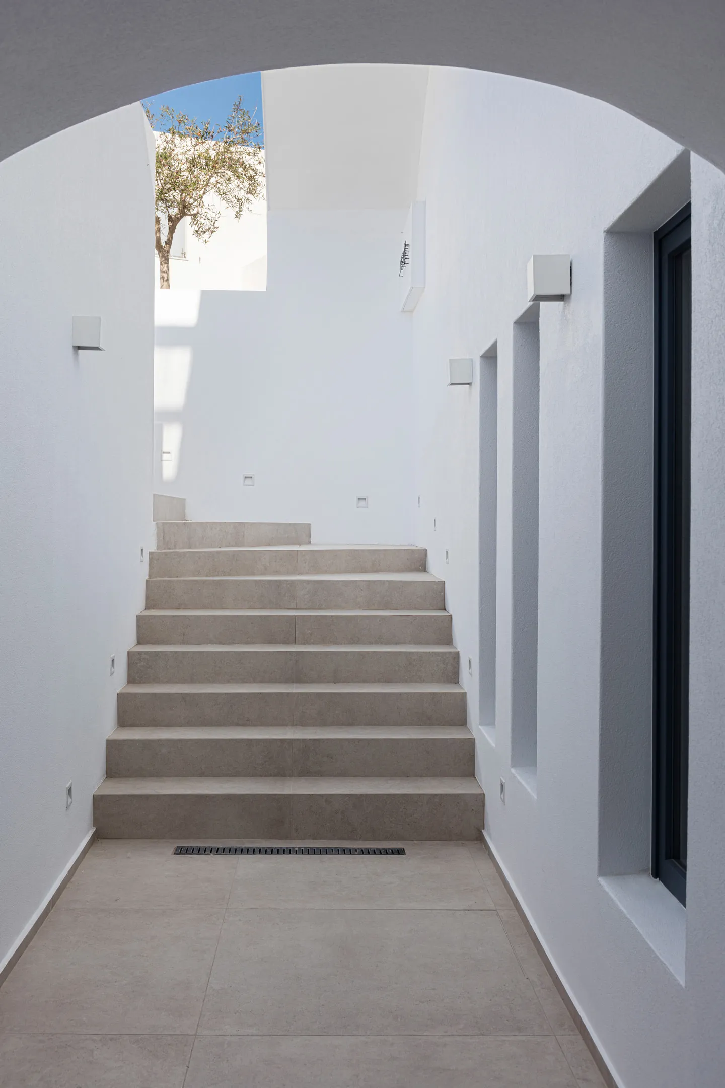 Phos, Milos - Exterior