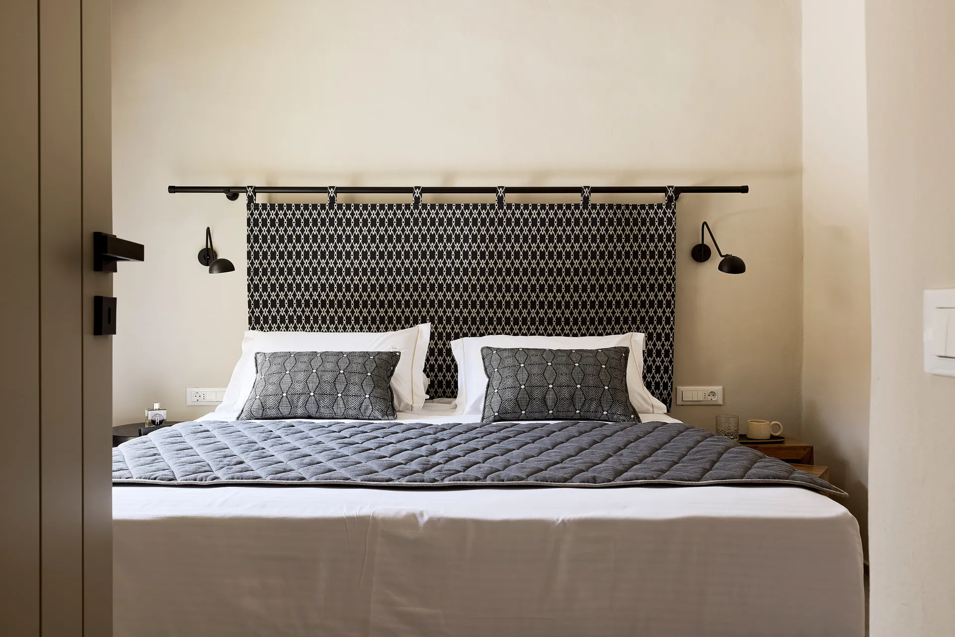 Apsila Pool Suites, Sifnos - Travel Food People