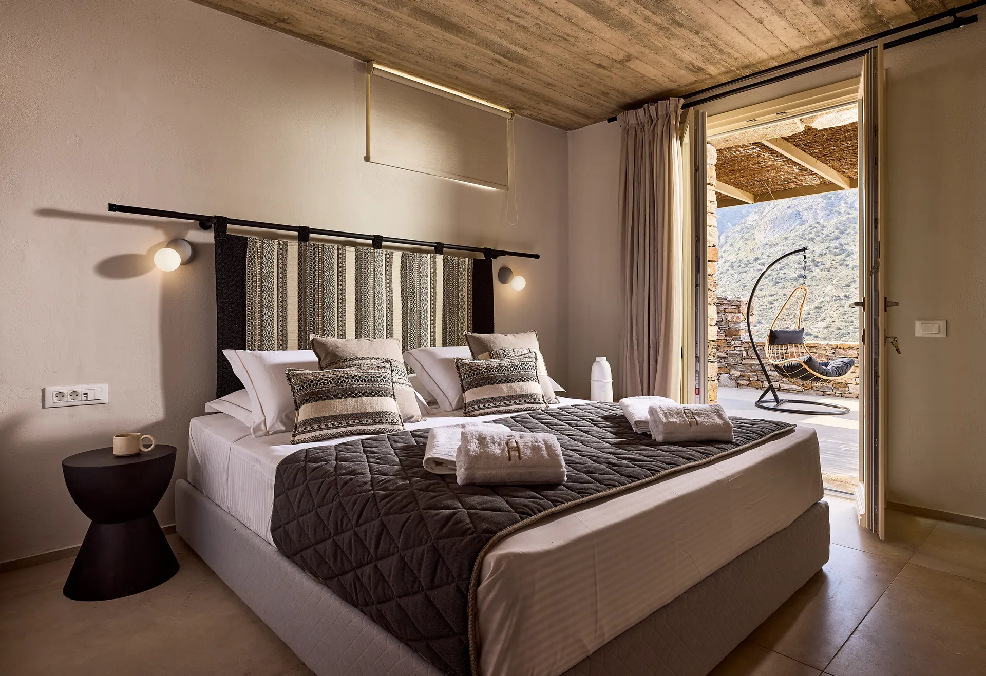 Apsila Pool Suites, Sifnos - Travel Food People