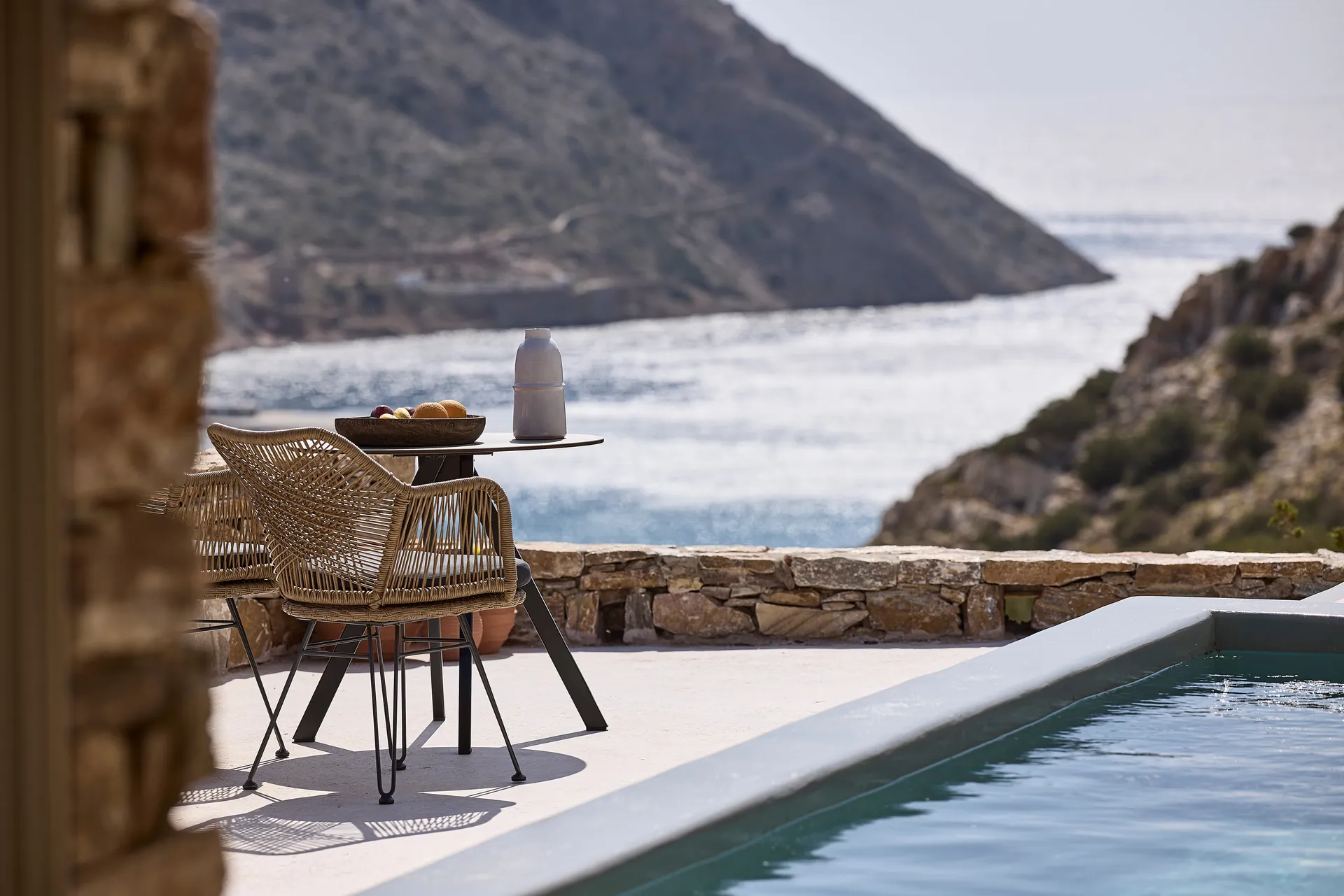 Apsila Pool Suites, Sifnos - Travel Food People