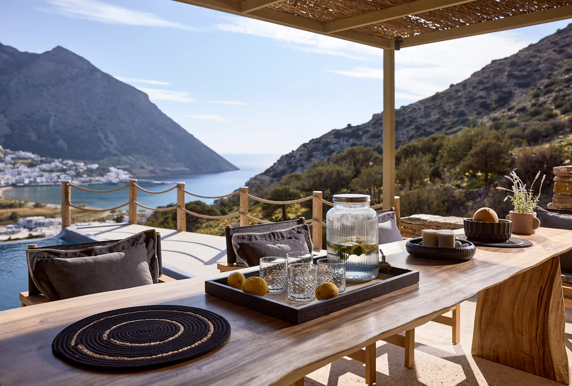 Apsila Pool Suites, Sifnos - Travel Food People