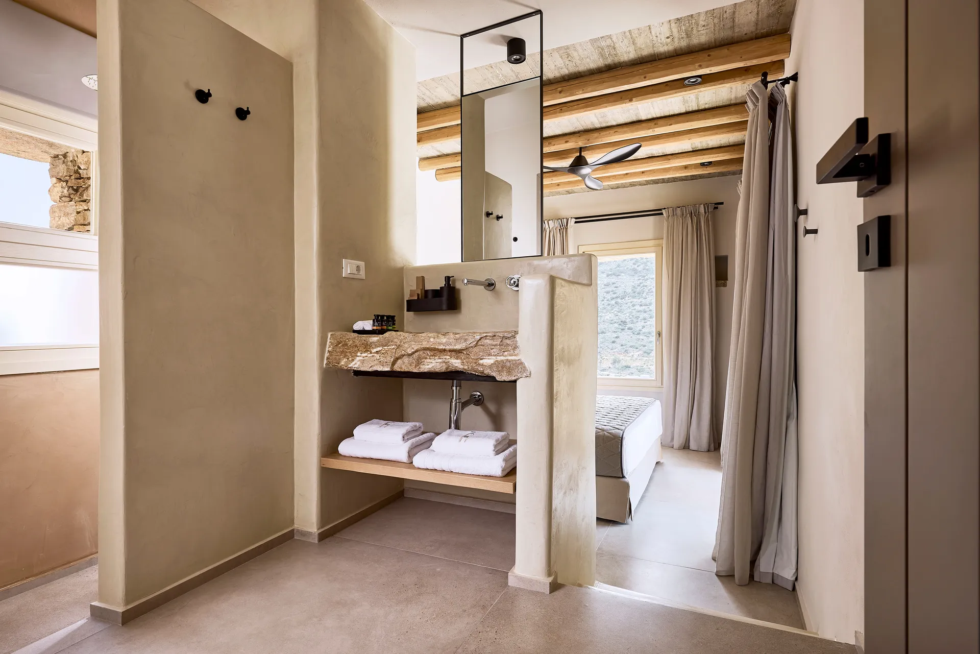 Apsila Pool Suites, Sifnos - Travel Food People