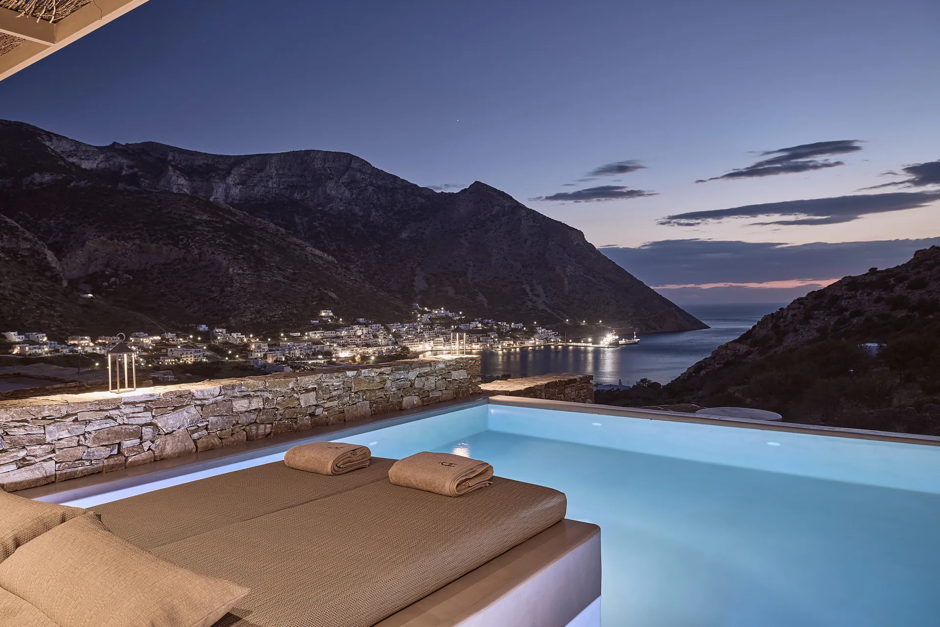 Apsila Pool Suites, Sifnos - Travel Food People