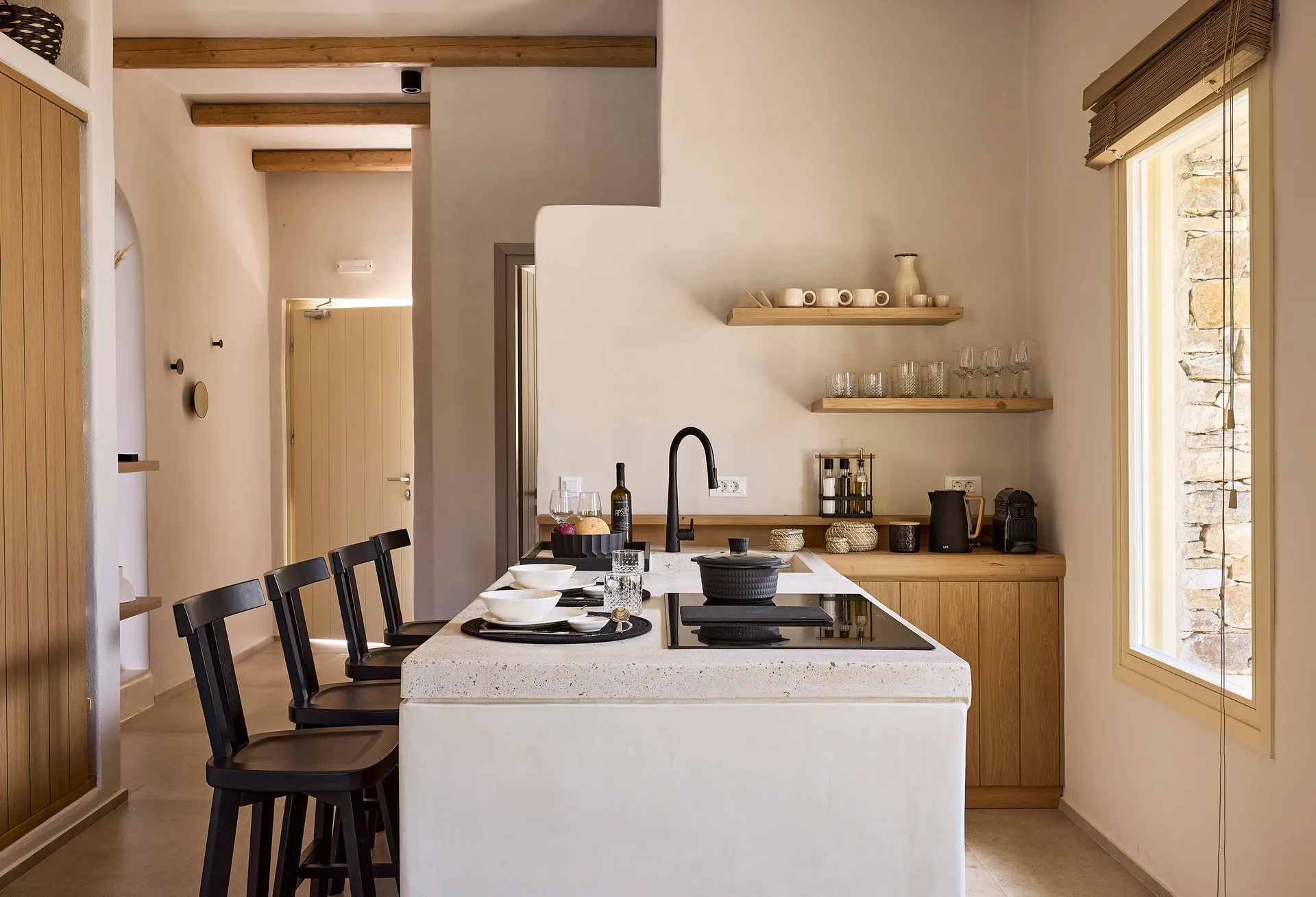 Apsila Pool Suites, Sifnos - Travel Food People