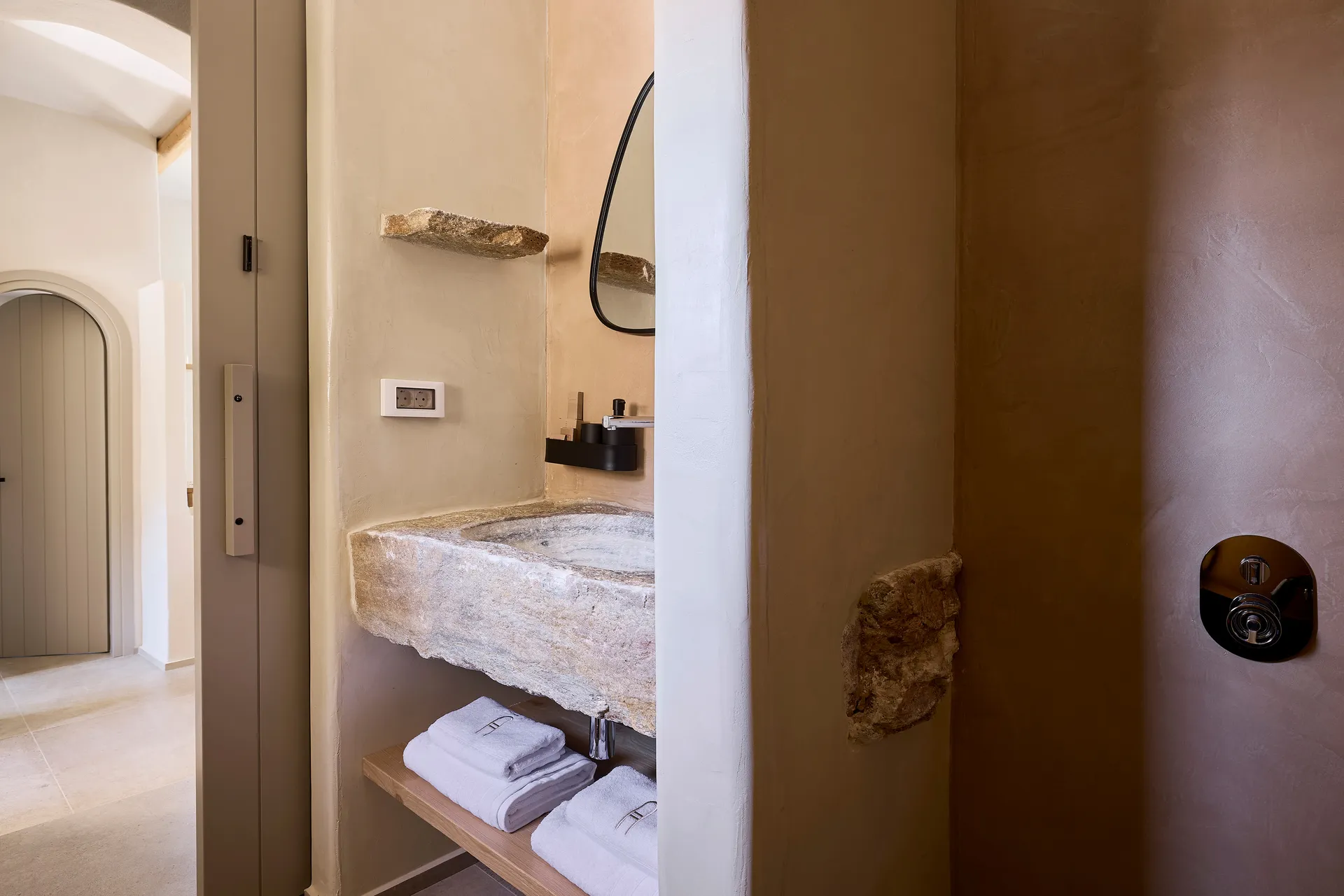 Apsila Pool Suites, Sifnos - Travel Food People