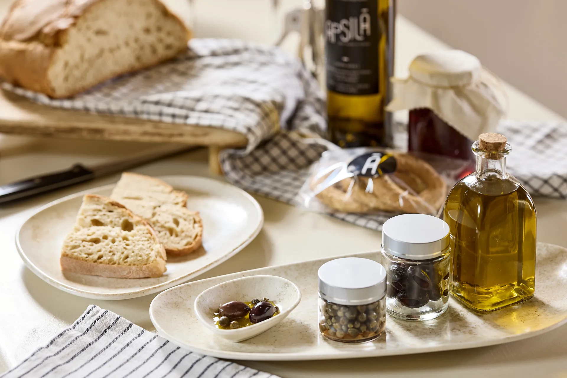Apsila Pool Suites, Sifnos - Travel Food People