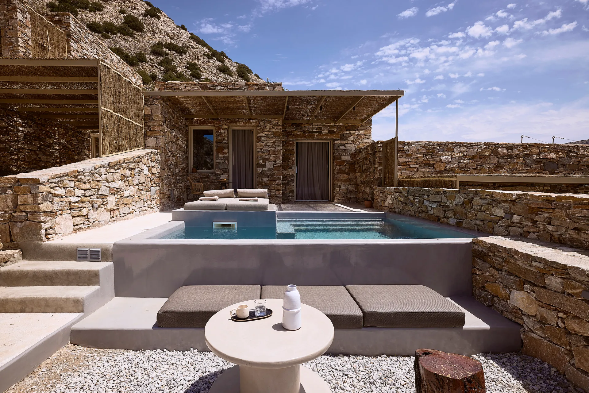 Apsila Pool Suites, Sifnos - Travel Food People