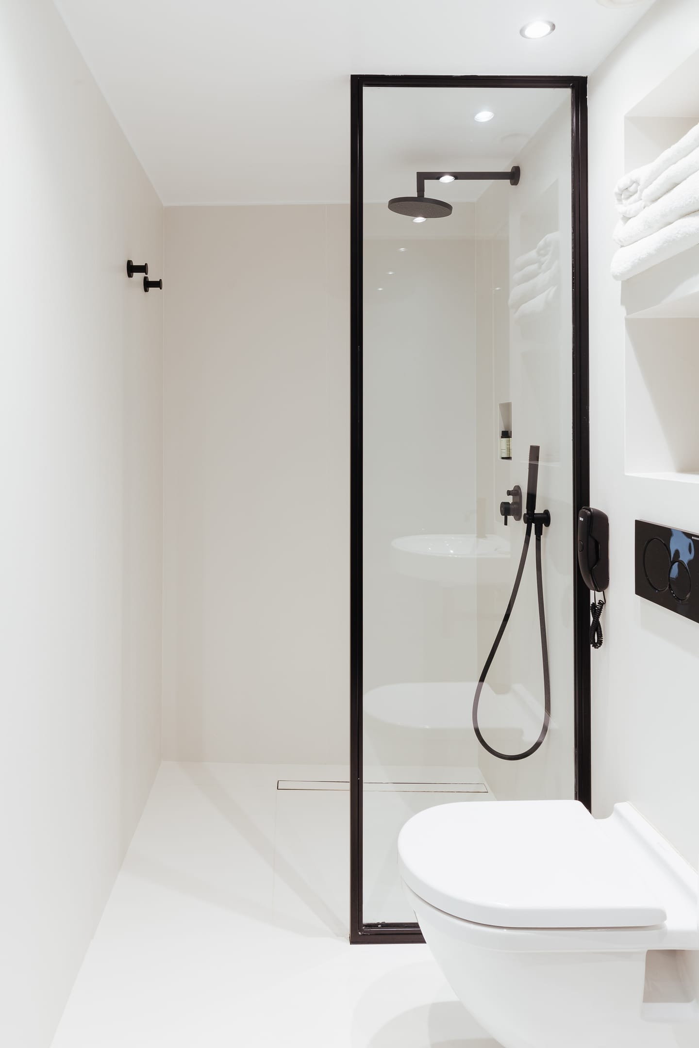 Standard Room, Periscope Hotel - Travel Food People