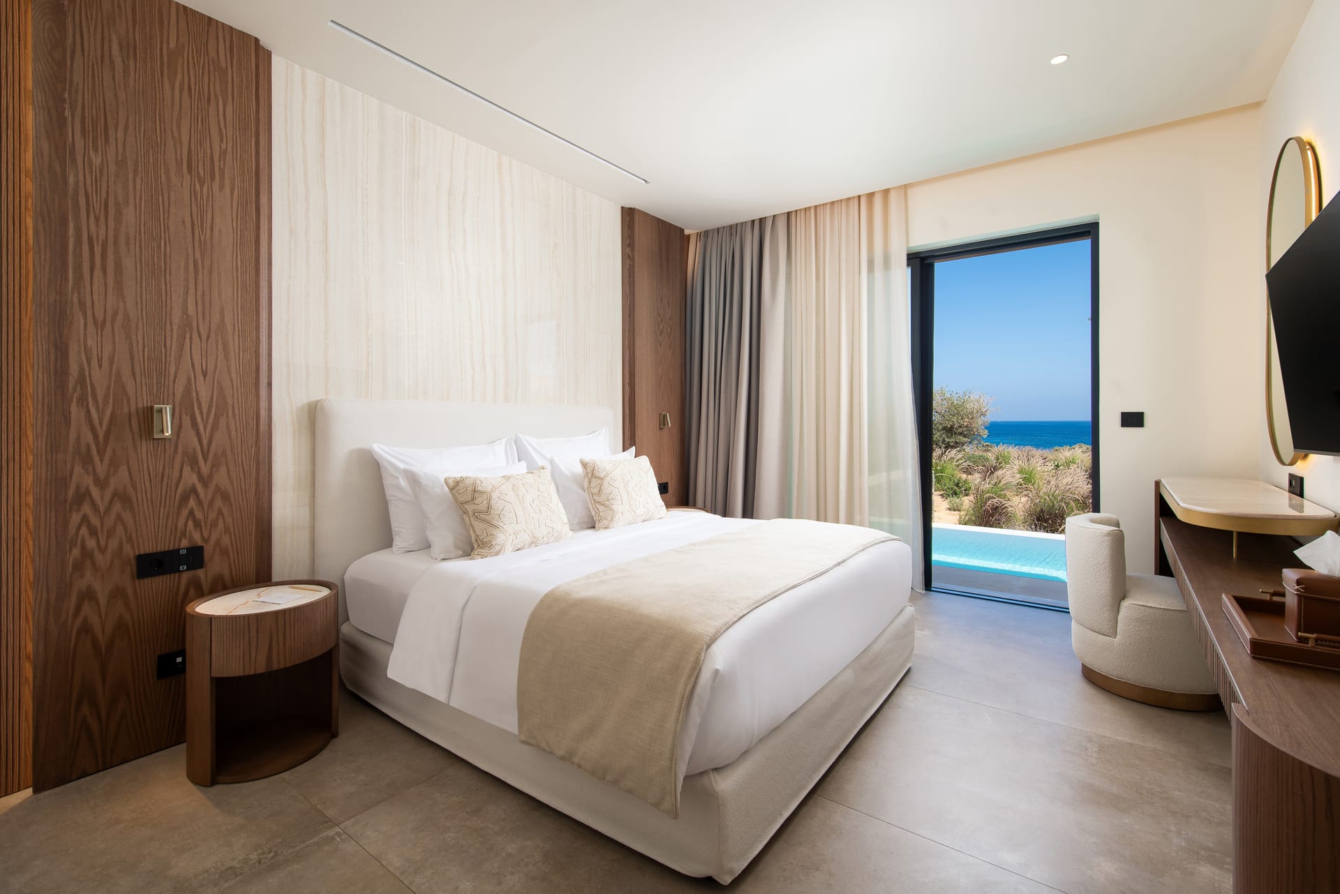 Vione Suite With Private Pool & Sea View