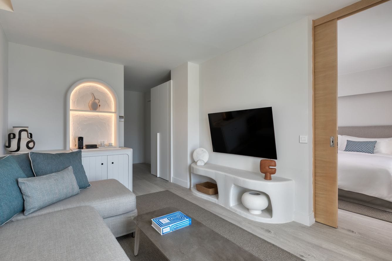 Aegean Suite- 1 Bedroom Suite- 1 King- Private Sofa bed- Sea view- Balcony