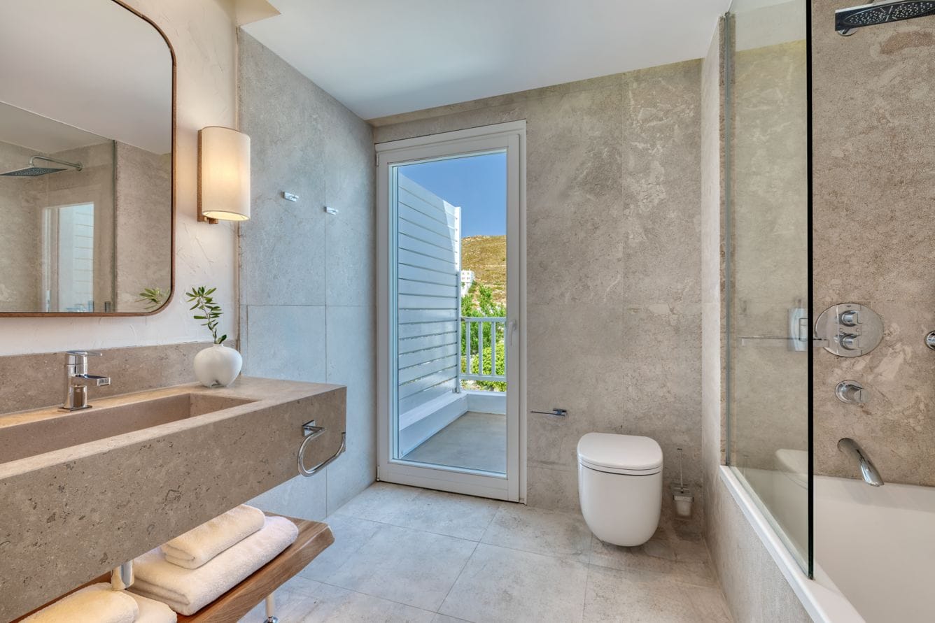Grand Deluxe Room- Guest room- 1 King- Non-Private Sofa bed- Pool view- Balcony