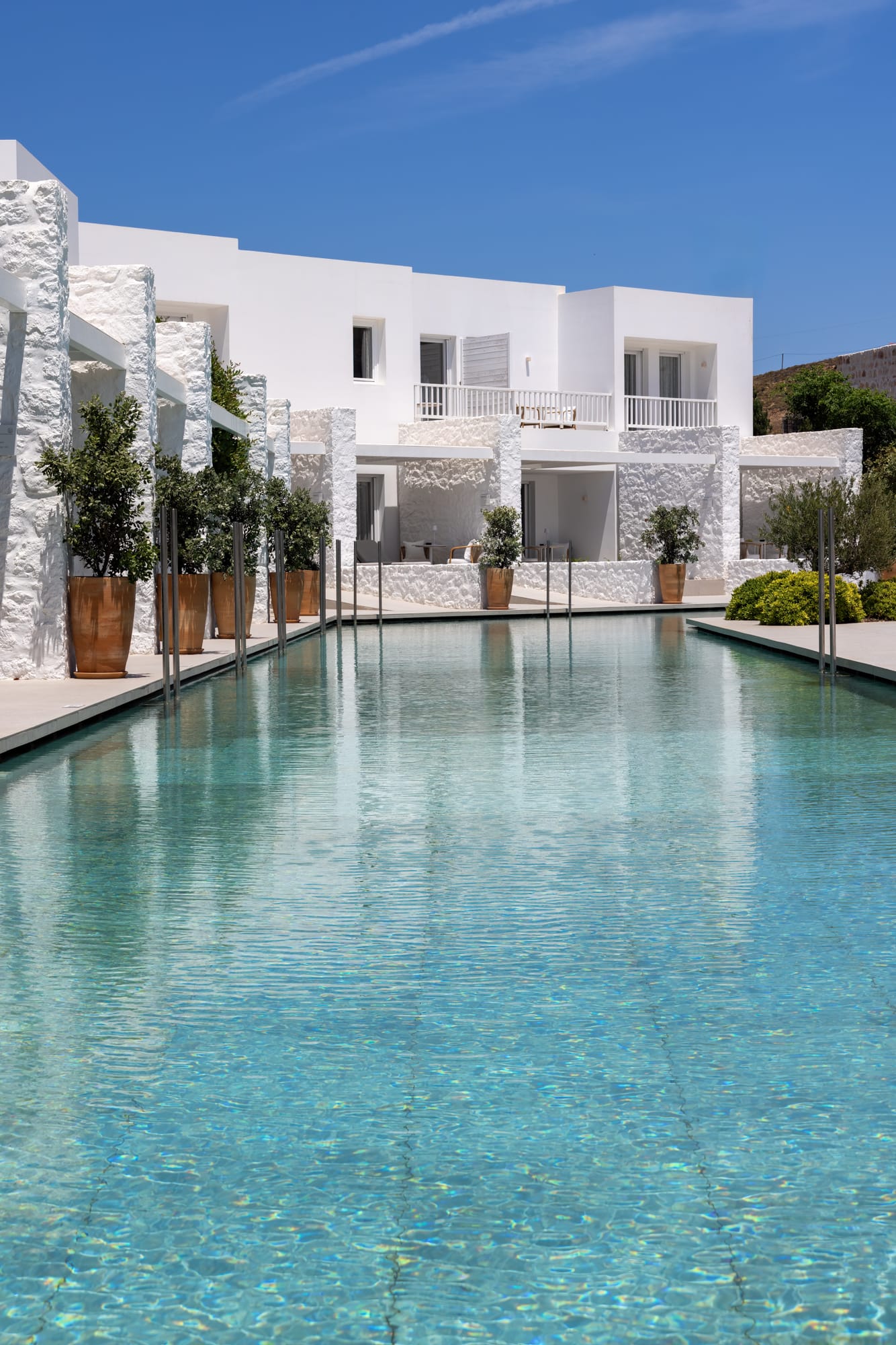 Junior Suite Sharing Pool- Suite- 1 King- Poolside view