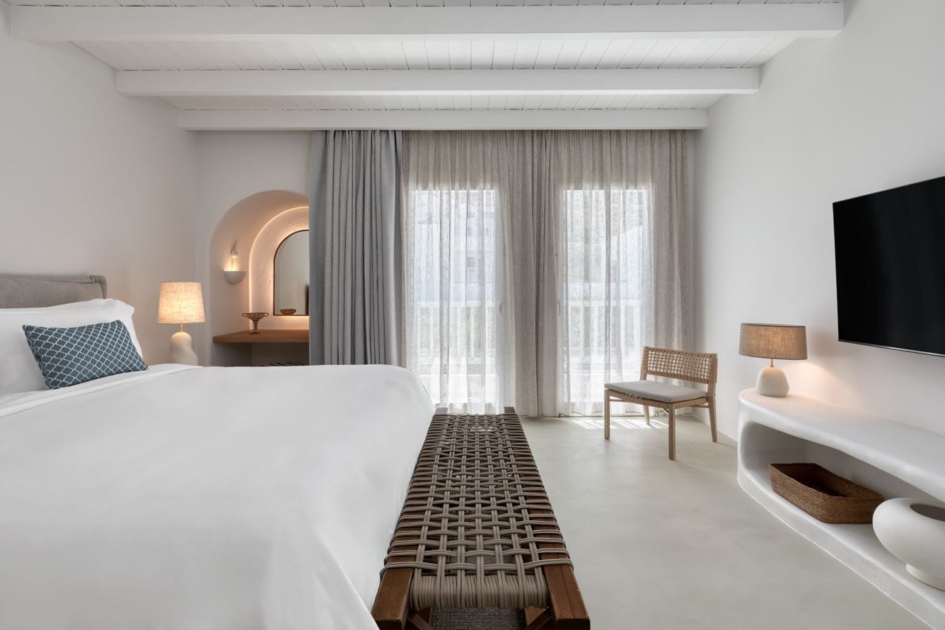 Maisonette- 1 Bedroom Suite- 1 King- Sofa bed- Private pool